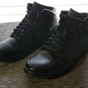 Air Jordan 1 Mid/ Black